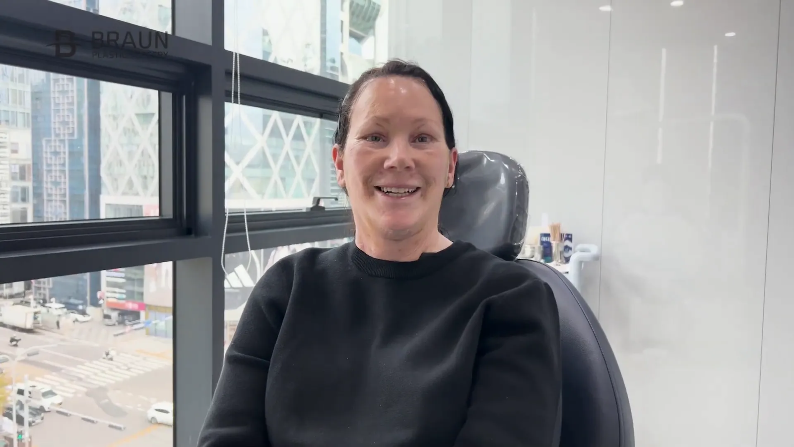 סרינה מראה את השיפור במצב הפנים שלה